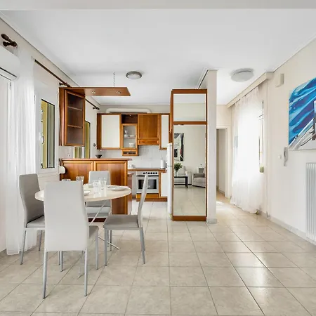 Fabulous Close To The Sea! Appartement Chalkís