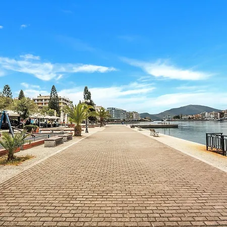 Fabulous Close To The Sea!