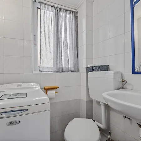 Апартаменты Fabulous Close To The Sea! Халкида