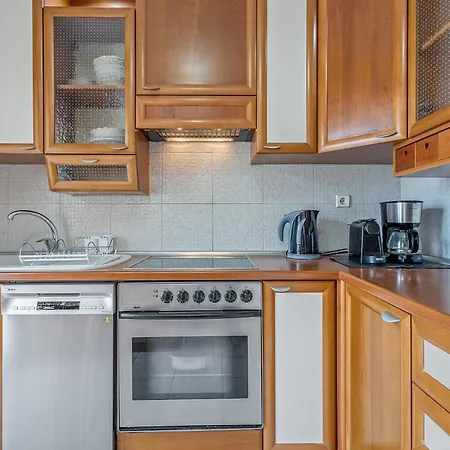 Апартаменты Fabulous Close To The Sea! Халкида
