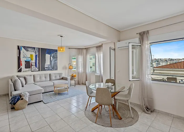 Fabulous Close To The Sea!